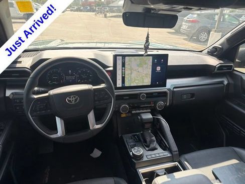Used 2025 Toyota 4Runner TRD Off-Road Premium AWD/4WD image 8