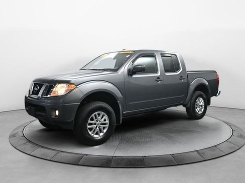 Used 2016 Nissan Frontier SV image 1