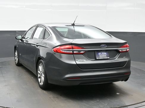 Used 2017 Ford Fusion Energi SE image 4