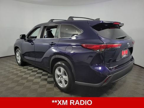 Used 2023 Toyota Highlander LE FWD image 6