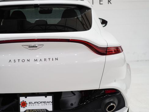 Used 2022 Aston Martin DBX AWD/4WD image 35