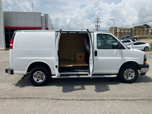 Used 2022 GMC Savana 2500 w/ Driver Convenience Package RWD image 10
