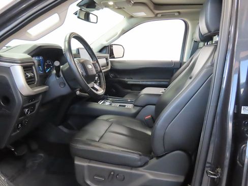 Used 2023 Ford Expedition XLT RWD image 15