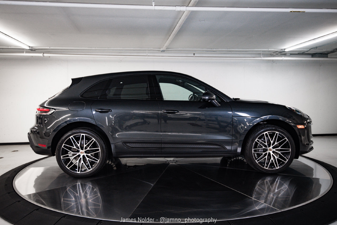 Certified 2023 Porsche Macan AWD/4WD image 8