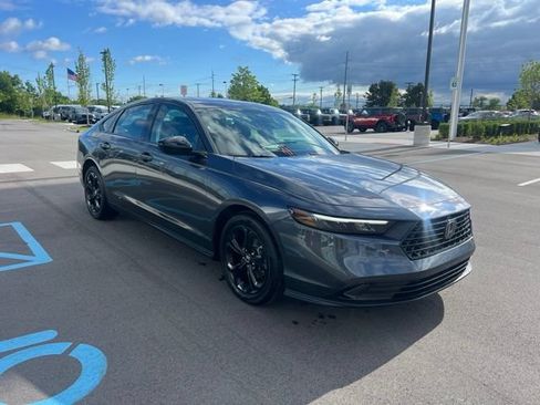 Used 2025 Honda Accord SE image 3