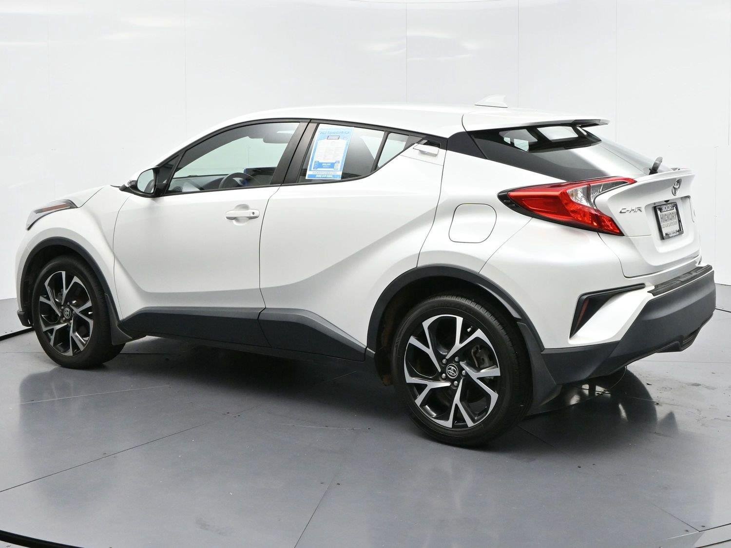 Used 2022 Toyota C-HR XLE FWD image 5