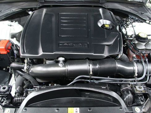 Used 2019 Jaguar XE Prestige AWD/4WD image 30