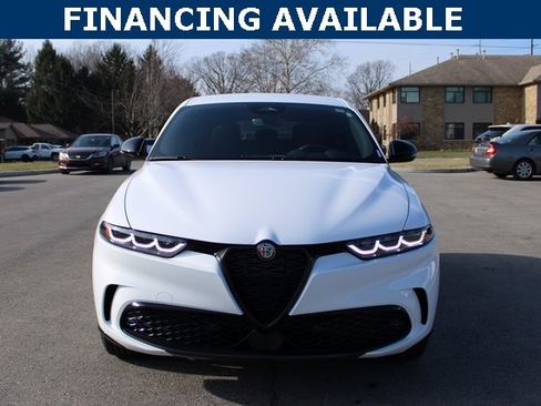 Used 2025 Alfa Romeo Tonale w/ Premium Package image 3