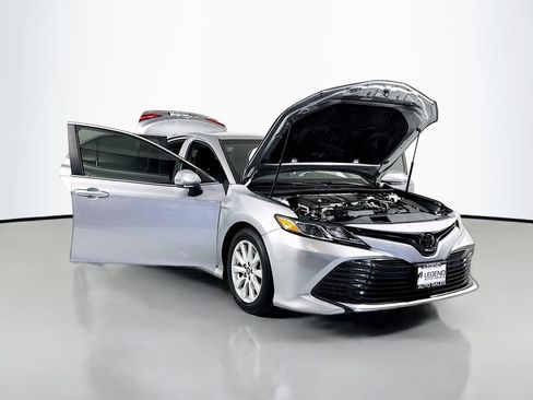 Used 2019 Toyota Camry LE w/ Convenience Package FWD image 21