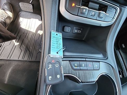 Used 2023 GMC Acadia SLT w/ Trailering Package AWD/4WD image 29