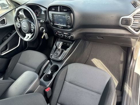 Used 2021 Kia Soul LX image 29