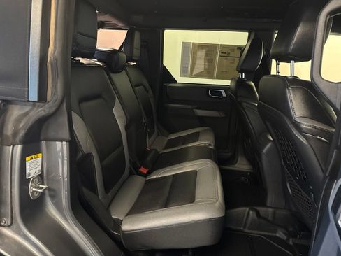 Used 2023 Ford Bronco Black Diamond w/ Sasquatch Package AWD/4WD image 18