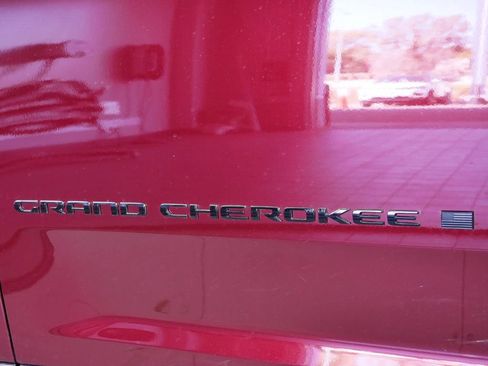 Certified 2025 Jeep Grand Cherokee L Limited w/ Luxury Tech Group II image 19