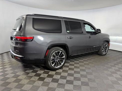 Used 2023 Jeep Wagoneer Series III w/ Premium Group I AWD/4WD image 7