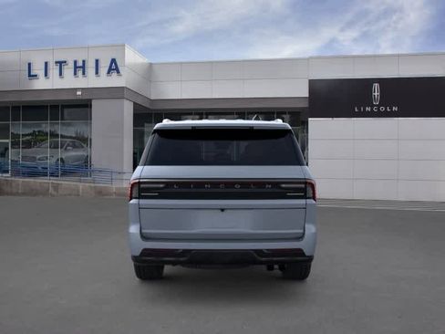 New 2026 Lincoln Navigator Reserve AWD/4WD image 5