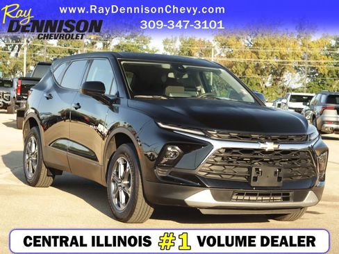 Used 2025 Chevrolet Blazer LT FWD image 1