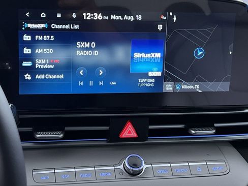 New 2025 Hyundai Elantra Limited image 17