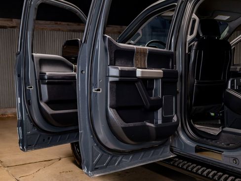 Used 2021 Ford F250 Lariat image 29