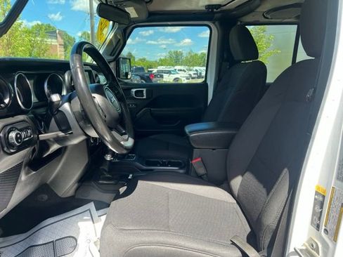 Used 2022 Jeep Gladiator Sport AWD/4WD image 19
