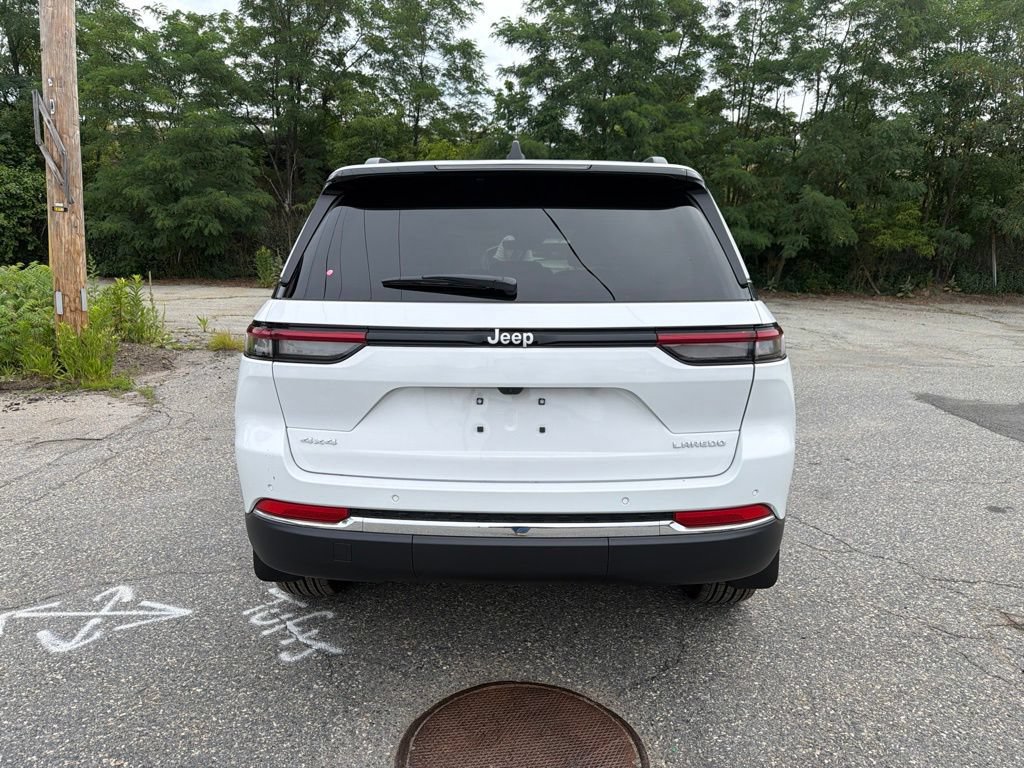New 2026 Jeep Grand Cherokee Laredo X AWD/4WD image 4