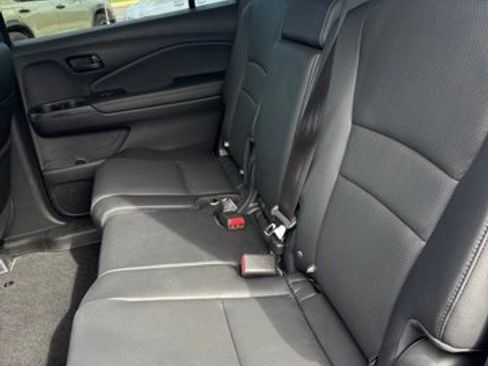 Used 2023 Honda Passport EX-L image 11