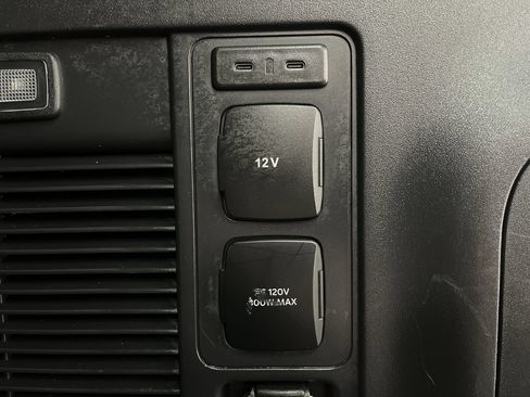 Certified 2025 Ford Expedition Active AWD/4WD image 35