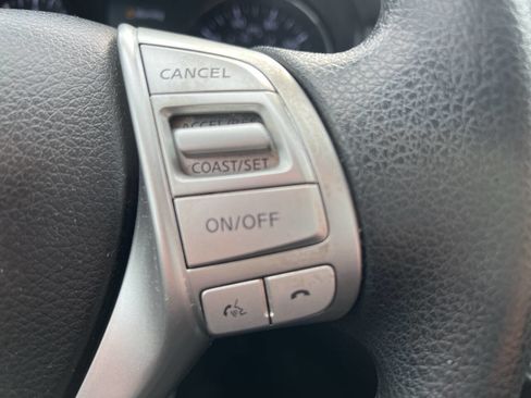 Used 2016 Nissan Rogue SV image 21