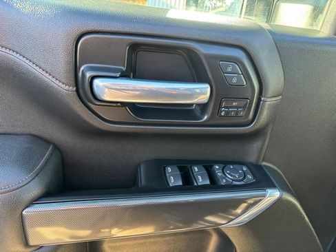 Used 2022 GMC Sierra 2500 AT4 w/ AT4 Premium Plus Package AWD/4WD image 18