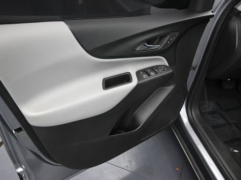Used 2024 Chevrolet Equinox LS w/ LS Convenience Package FWD image 11