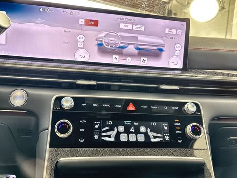 New 2026 Genesis GV80 3.5T e-SC AWD/4WD image 17