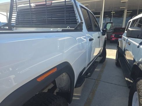 Used 2024 GMC Sierra 2500 Pro w/ Convenience Package AWD/4WD image 3