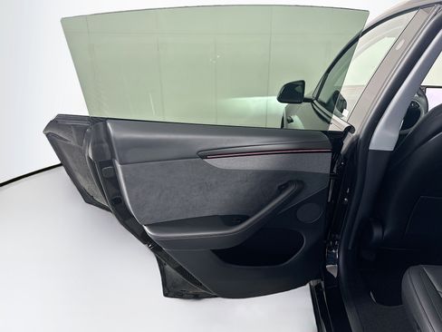 Used 2026 Tesla Model Y Long Range RWD image 25