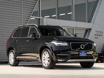 Used 2016 Volvo XC90 T6 Momentum w/ Momentum Plus Package
