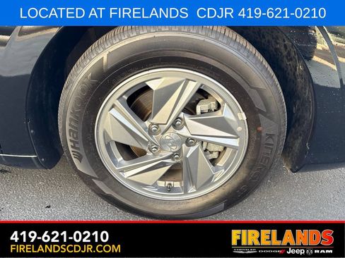 Used 2026 Hyundai Elantra SE FWD image 12
