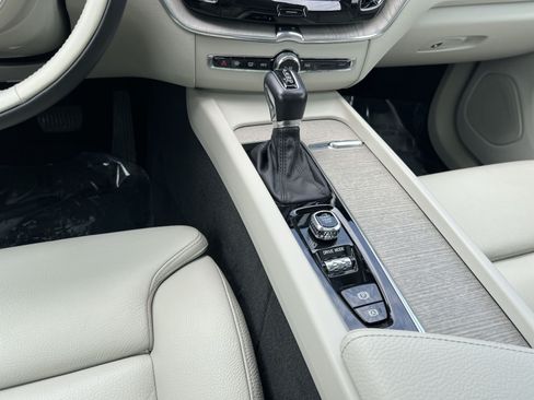 Used 2019 Volvo XC60 T5 Inscription AWD/4WD image 23