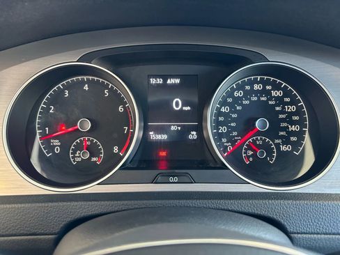 Used 2016 Volkswagen Golf S image 17