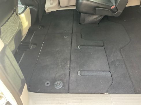 Used 2024 Chrysler Pacifica Touring-L image 49