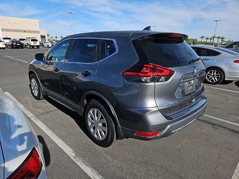 Used 2020 Nissan Rogue S image 2