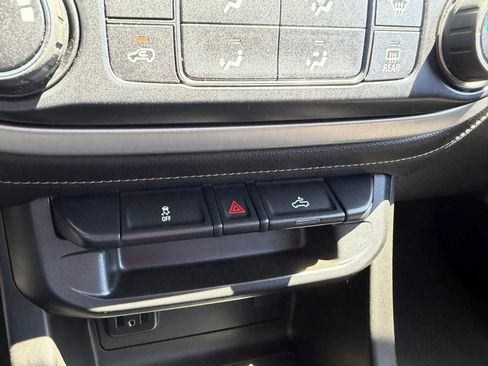 Used 2019 GMC Canyon SLE RWD image 21