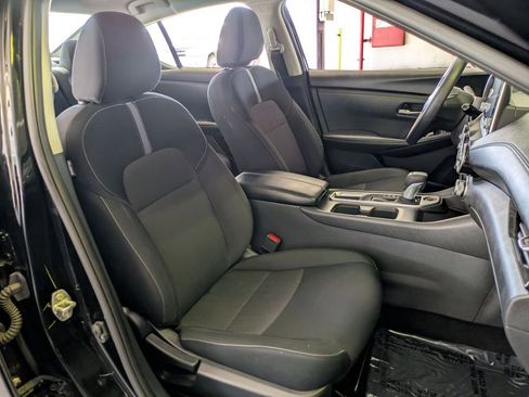 Used 2025 Nissan Sentra SV FWD image 28