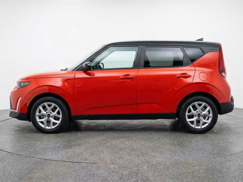 Used 2025 Kia Soul LX w/ LX Technology Package image 5