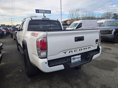 Used 2022 Toyota Tacoma TRD Off-Road image 4