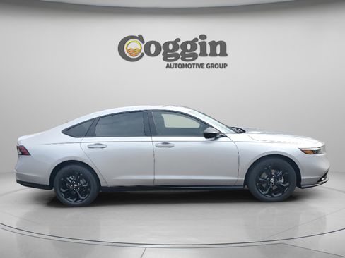 New 2025 Honda Accord SE image 5