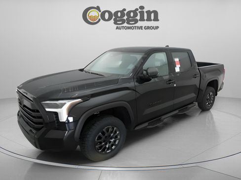 New 2026 Toyota Tundra SR5 w/ SR5 Convenience Package AWD/4WD image 3