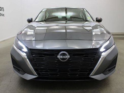 Certified 2024 Nissan Altima 2.5 SV FWD image 7