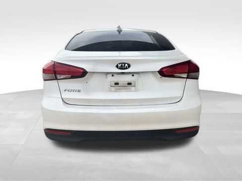 Used 2017 Kia Forte LX w/ LX Popular Package image 5