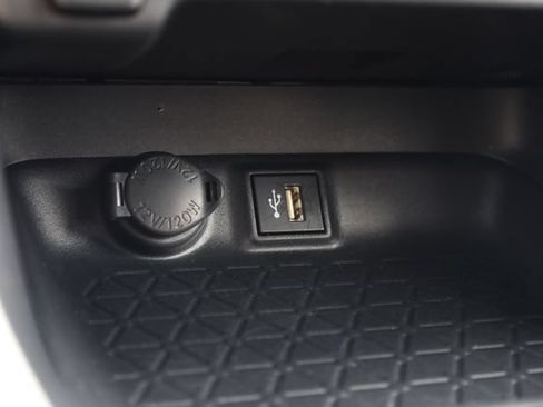 Used 2025 Toyota RAV4 XLE FWD image 20