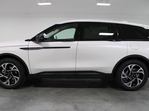 New 2026 Lincoln Nautilus Premier w/ Equipment Group 102A image 5