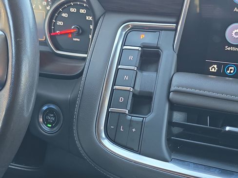 Used 2021 Chevrolet Tahoe Z71 w/ Z71 Off-Road Package image 20