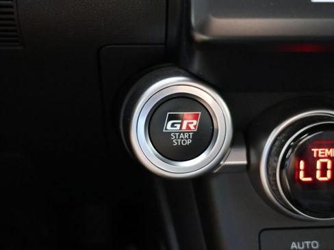 Used 2023 Toyota GR86 RWD image 15